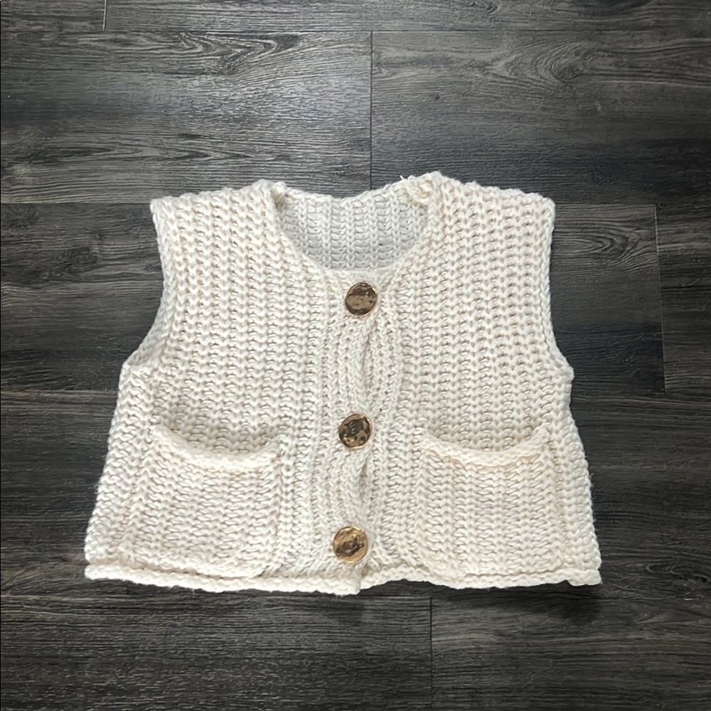 Chunky Knit Cream Vest with Wooden Buttons